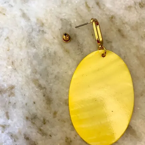 Yellow Shell Earrings - Picture 2 of 2